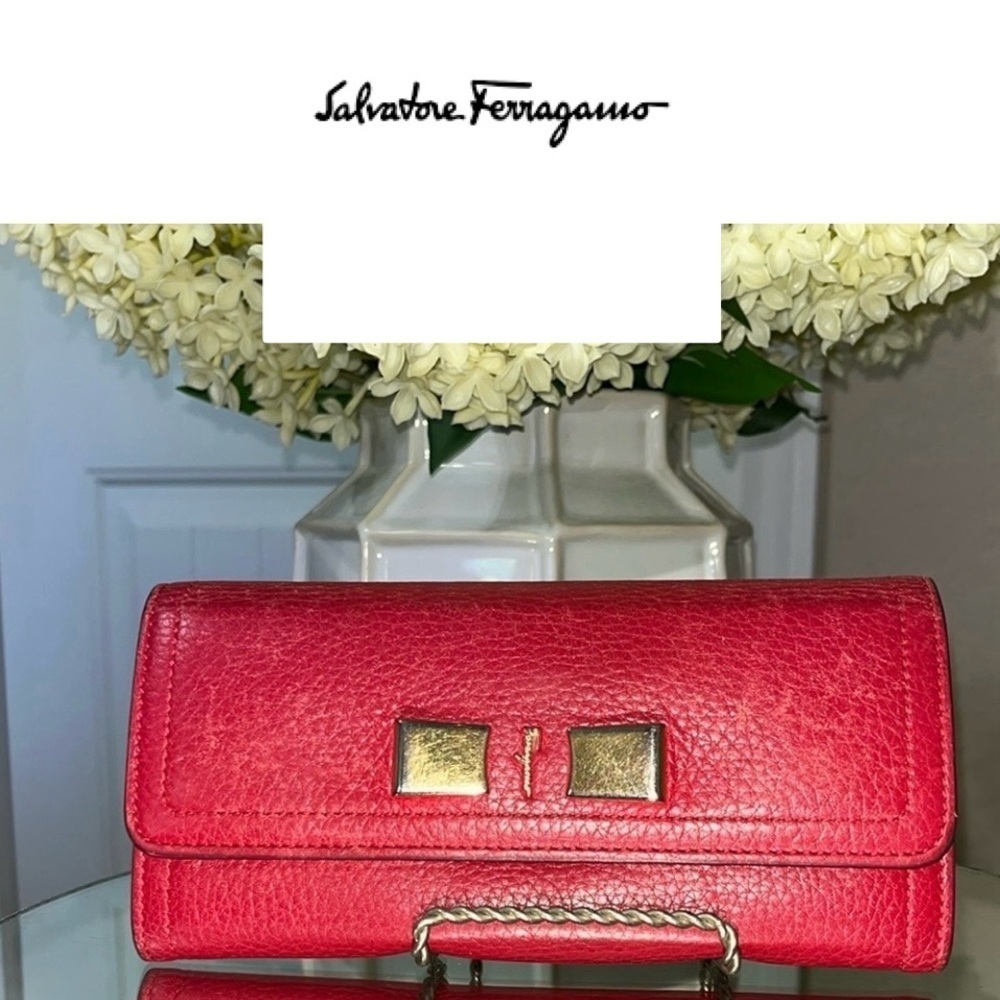 Salvatore Ferragamo Vintage Red Leather Vara Bow Continental Long Wallet